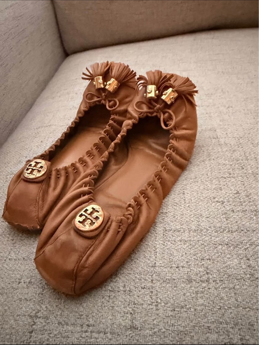 Tory Burch Tassel Leather Ballet Flats in Chestnut